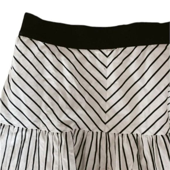 Maeve Anthropologie skirt Black & White stripes multi layer Flare Skirt  size 2 - Picture 2 of 9